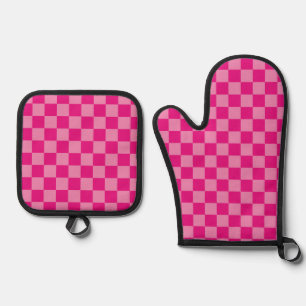 Modern pink chequerboard oven mitt & pot holder set