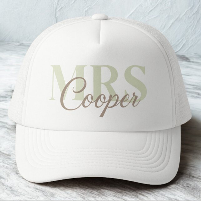 Modern Simple Custom Bride Name | Light Lemon Text Trucker Hat (Modern simple  wedding bride name hat)