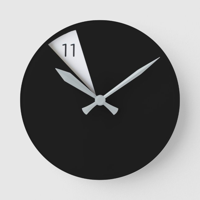 Modern simple round clock (Front)