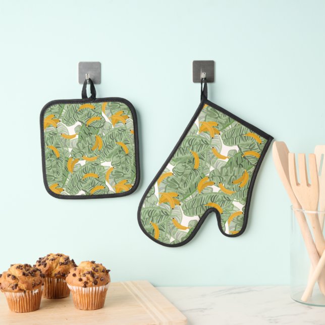 Modern Tropical Banana Greenery Pattern Oven Mitt & Pot Holder Set (Insitu(Hanging))