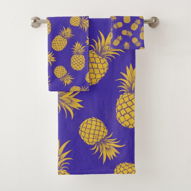Modern Tropical Pineapple Watercolor Bath Towel Set (Insitu)