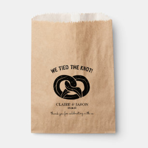 Modern We Tied the Knot Pretzel Wedding Favour Bags