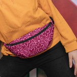 Modern Whimsical Red Pink Flower Heart Doodle Bum Bags<br><div class="desc">Modern Whimsical Red Pink Flower Heart Doodle Patterm Fanny Pack features a contemporary flower and heart doodle pattern in red and pink. Fabulous as a gift for family and friends for birthday,  Christmas,  holidays and more. Created by Evco Studio www.zazzle.com/store/evcostudio</div>