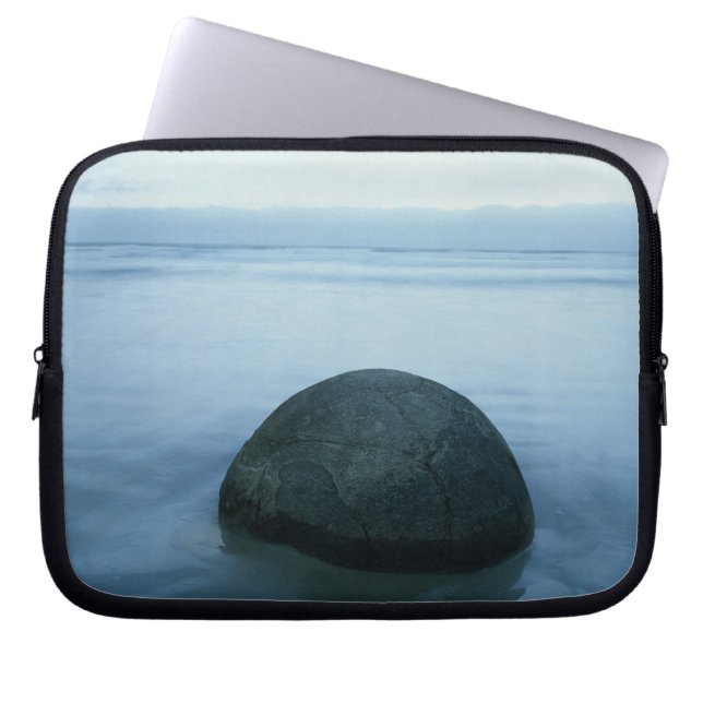 Moeraki Boulders Laptop Sleeve (Front)