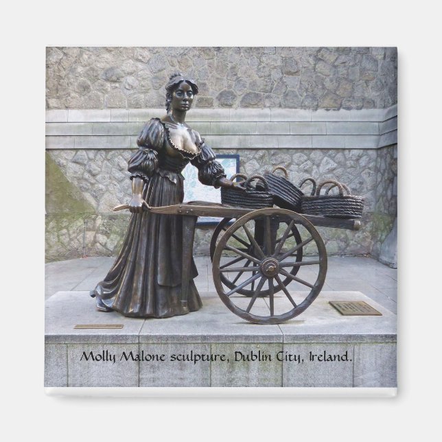 Molly Malone sculpture, Dublin city, Ireland Magnet (Front)