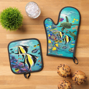 Molokini Cove Hawaiian Tropical Fish Illustration  Oven Mitt & Pot Holder Set