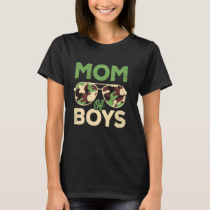 Mom of Boys Mothers Day Birthday Retro Camouflage  T-Shirt
