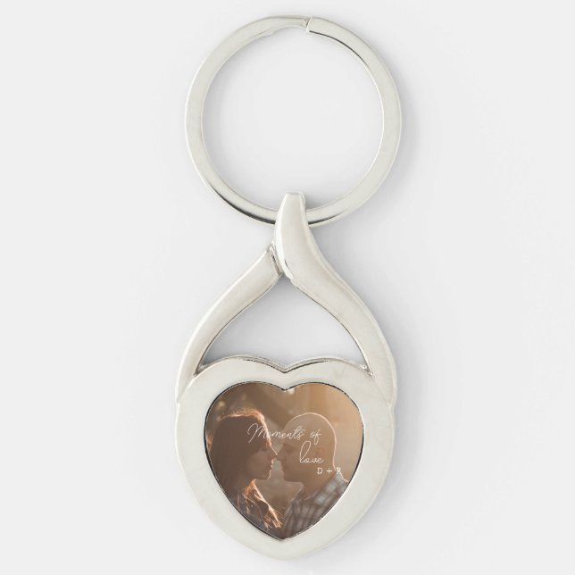 Moments of love, couple in love key ring (Front)