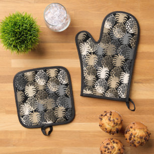 Momona Hawaiian Tropical Pineapple Black Taupe Oven Mitt & Pot Holder Set