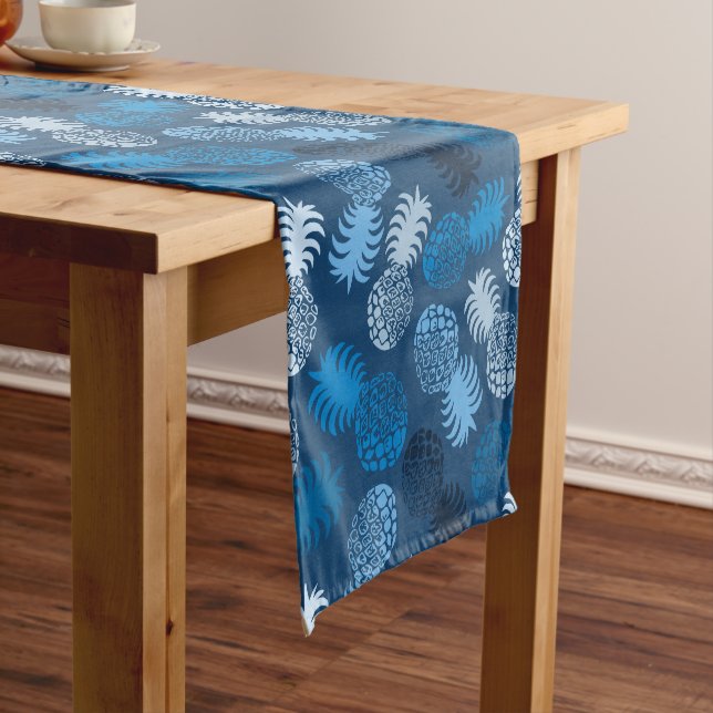 Momona Pineapple Hawaiian Tropical Short Table Runner (In Situ)