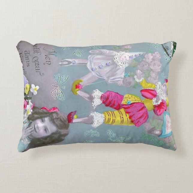 Mon petite coeur dans ce baiser 2 decorative cushion (Front)