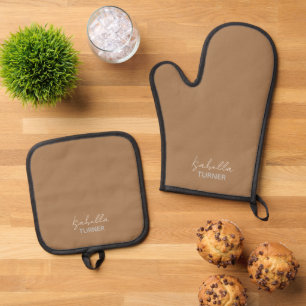 Monogram Name Brown Oven Mitt & Pot Holder Set