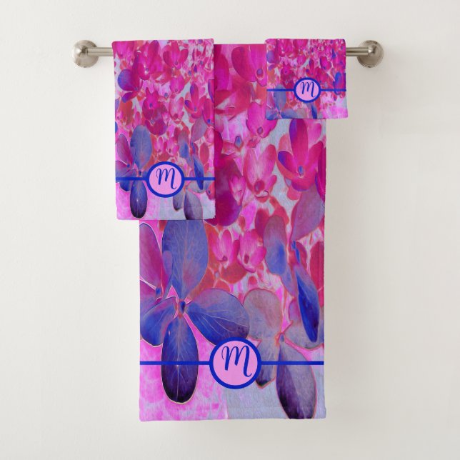 Monogrammed Elegant Floral Hydrangea Bath Towel Set (Insitu)