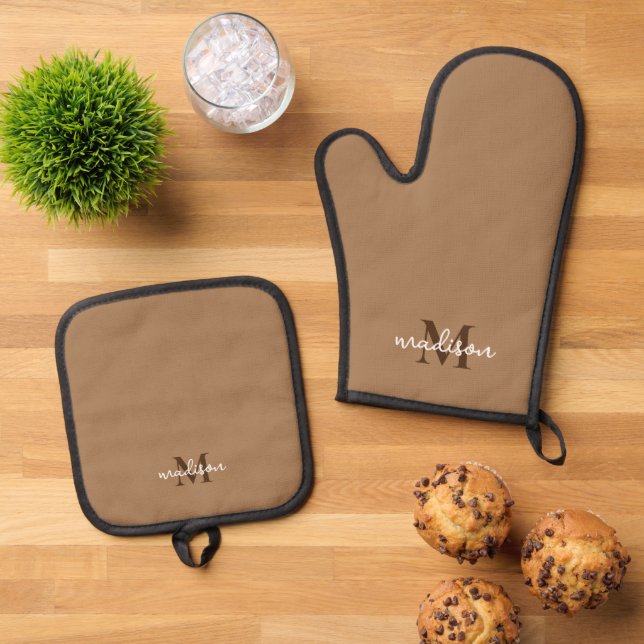 Monogrammed Initial Name Brown Oven Mitt & Pot Holder Set (Top Down)