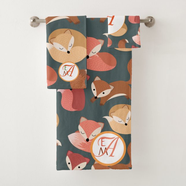 Monogrammed Woodland Fox Fall Colours Autumn Bath Towel Set (Insitu)