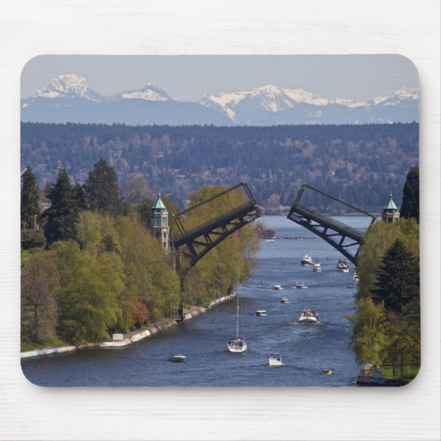 Montlake Bridge and Cascade Mountains Mouse Mat (Front)