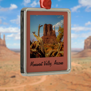 Monument Valley Christmas Arch Framed Metal Orname Tree Decoration