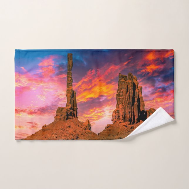 Monument Valley Hand Towel (Hand Towel)