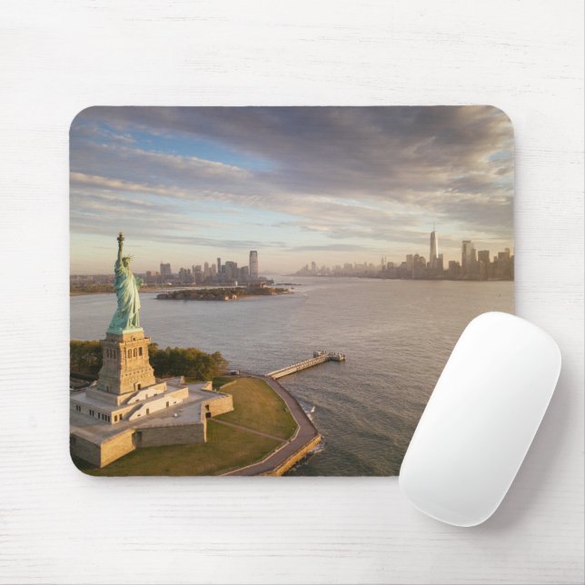Monuments | Statue of Liberty Mouse Mat (With Mouse)