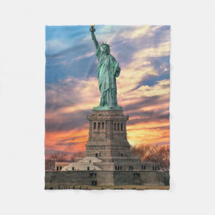 Monuments   The Statue of Liberty Fleece Blanket