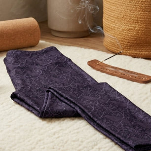 Moody Plum Gothic Damask Pattern Leggings