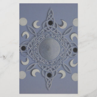 Moon cycle -celtic knot