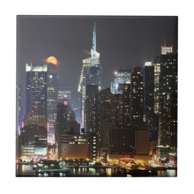 Moon rises over midtown New York. Tile (Front)
