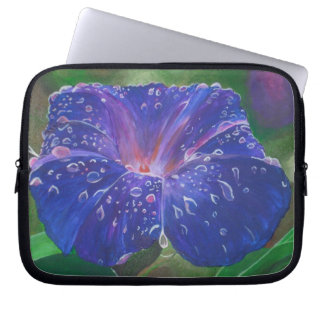 Morning Glory (Ipomoea Purpurea) Petals and Dew Dr Laptop Sleeve