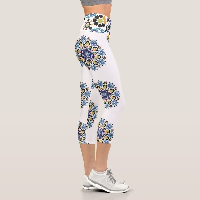 Moroccan Zelije!Moroccan Zellige Capri Leggings (Right)