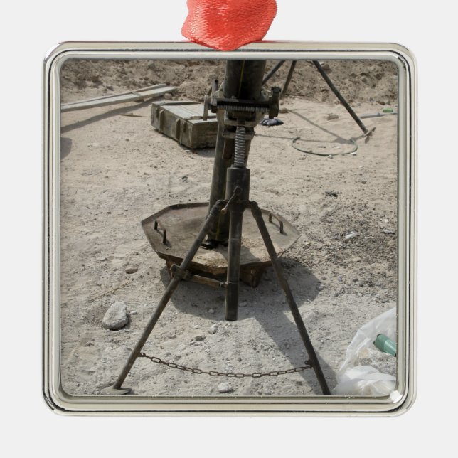 Mortar tubes metal tree decoration (Front)