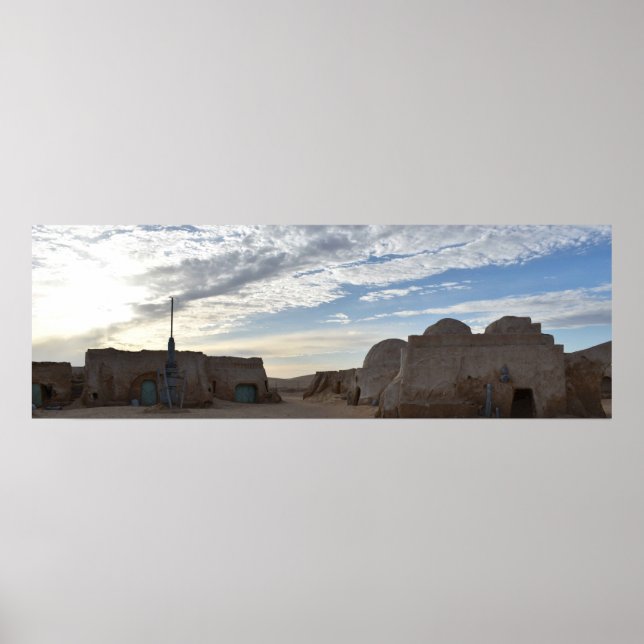 Mos Espa on planet Tatooine  Poster (Front)