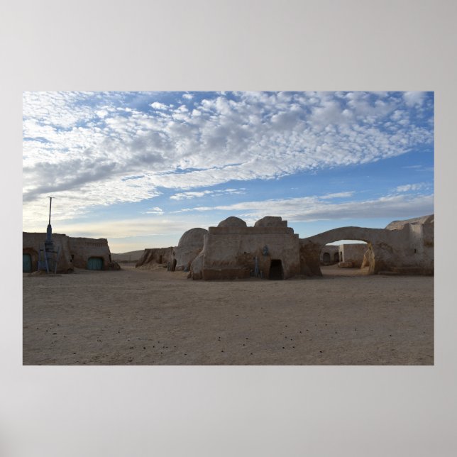 Mos Espa on planet Tatooine  Poster (Front)