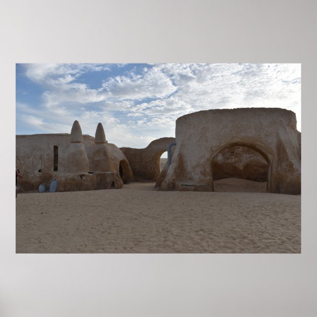 Mos Espa on planet Tatooine  Poster (Front)