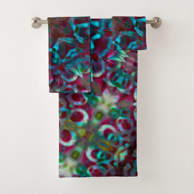Mosaic of geometric lines and gradient matte folds bath towel set (Insitu)