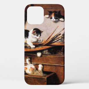 Mother Cat and Kittens on Table iPhone 12 Case