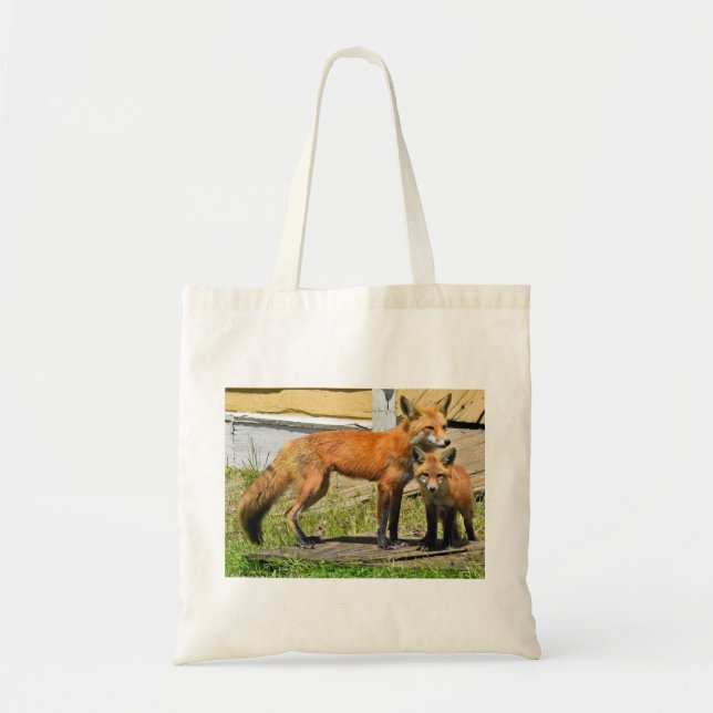 Mother fox with fox kit tote bag (Front)