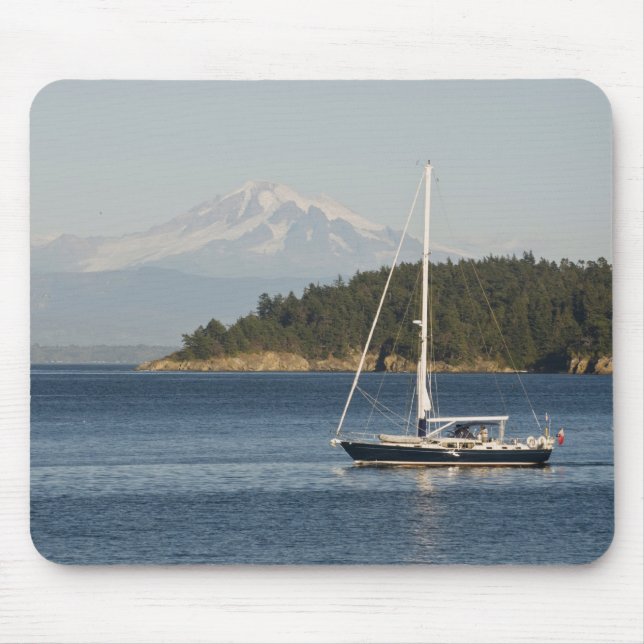 Mount Baker dominates landscape Mouse Mat (Front)