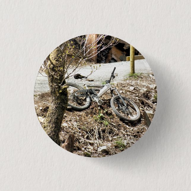 MOUNTAIN BIKING 3 CM ROUND BADGE (Front)