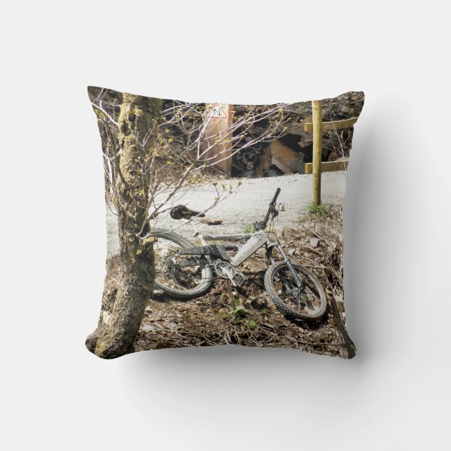 MOUNTAIN BIKING CUSHION (Front)