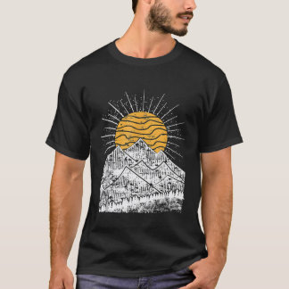 Mountain Hiking Hill Sunset Adventure Wildlife Cam T-Shirt