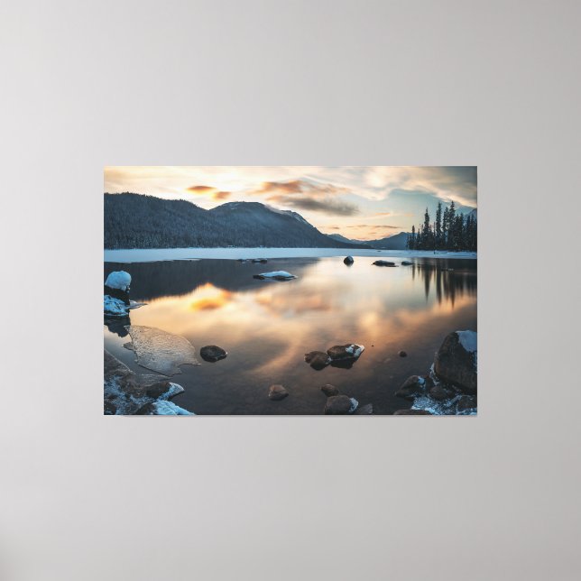 Mountain landscape canvas print (Front)