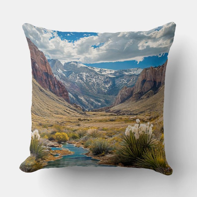 Mountain landscape cushion (Front)