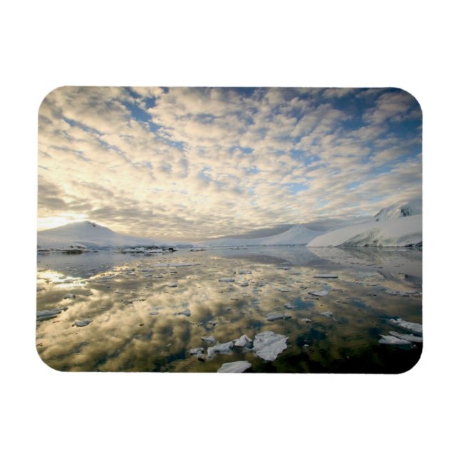 Mountain Ranges around Port Lockeroy with Magnet (Horizontal)