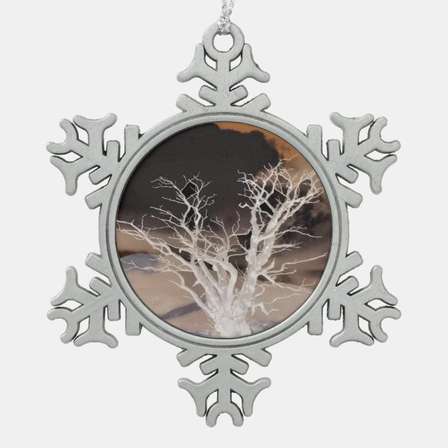 MOUNTAIN WINTER SNOWFLAKE PEWTER CHRISTMAS ORNAMENT (Front)