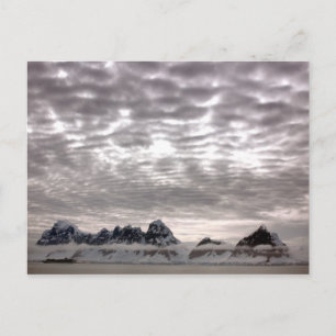 Mountain with cruiseship in the Pole Postcard