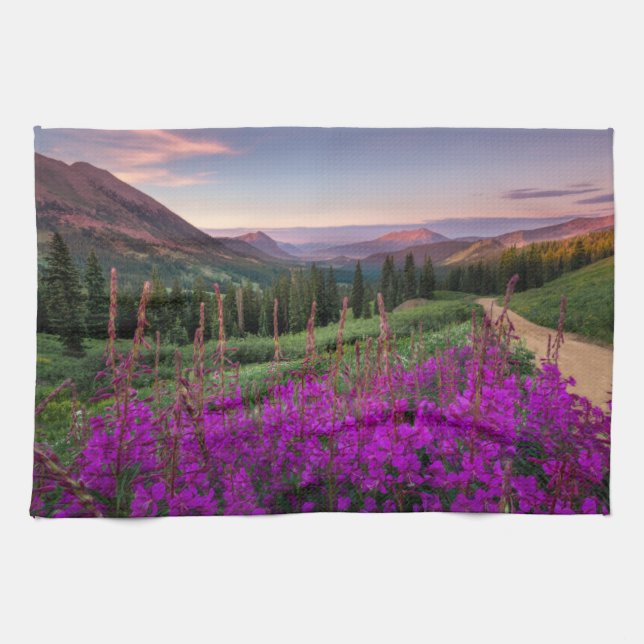 Mountains | Rocky Mountains, Colorado Tea Towel (Horizontal)