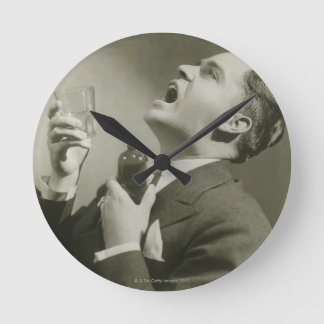 Mouthcare Round Clock