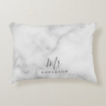 Mr and Mrs | Elegant White Marble Modern Script Decorative Cushion<br><div class="desc">"Mr and Mrs" Elegant White Marble Modern Script Personalised Couple Gift

Perfect as wedding gifts for newlywed,  wedding anniversary gifts,  Valentine's day gifts and gift for any occasions.</div>
