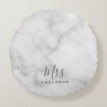 Mr and Mrs | Elegant White Marble Modern Script Round Cushion<br><div class="desc">"Mr and Mrs" Elegant White Marble Modern Script Personalised Couple Gift

Perfect as wedding gifts for newlywed,  wedding anniversary gifts,  Valentine's day gifts and gift for any occasions.</div>