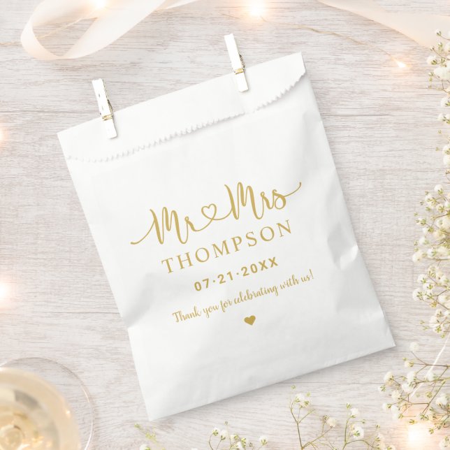 Mr and Mrs Gold Heart Script Monogram Wedding Favour Bags (Clipped)